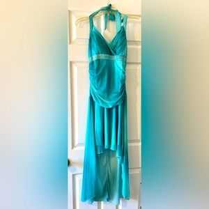 Beautiful prom teal dress size Junior extra large.